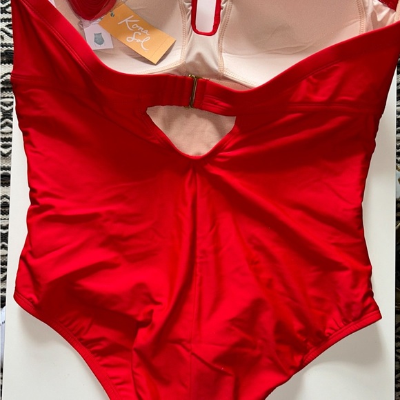 NWT one piece swim suit - Picture 2 of 5
